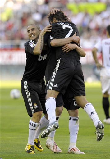 克罗斯谈皇马现状：不要总谈过去，我不需要别人说我想你（克罗斯谈皇马近况：别再谈过去，我不想听别人说＂想你）