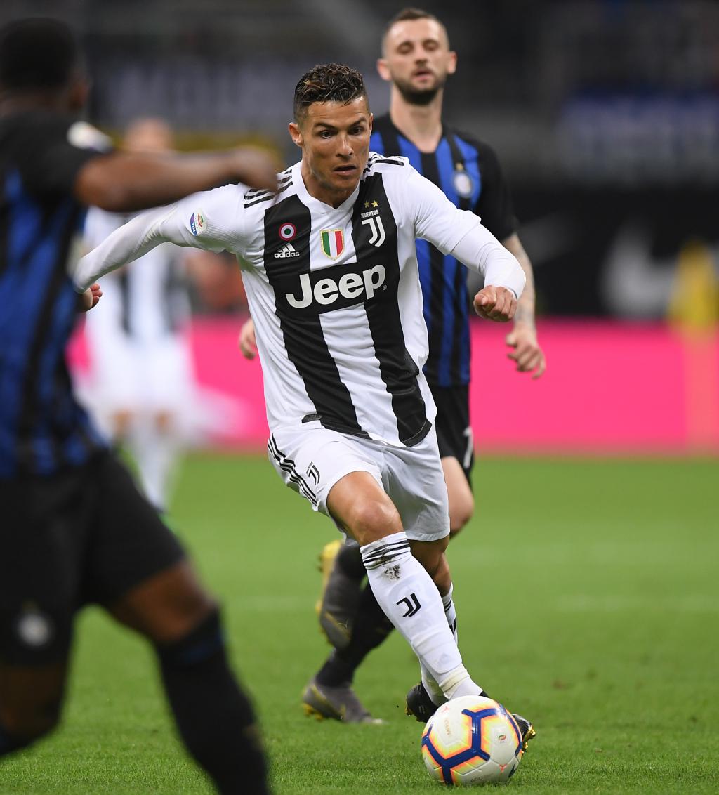 前喀麦隆主帅：埃托奥认为自己最帅，不用奥纳纳是怕球员对抗（前喀麦隆主帅称：埃托奥自认最帅，弃用奥纳纳为避队内对抗）