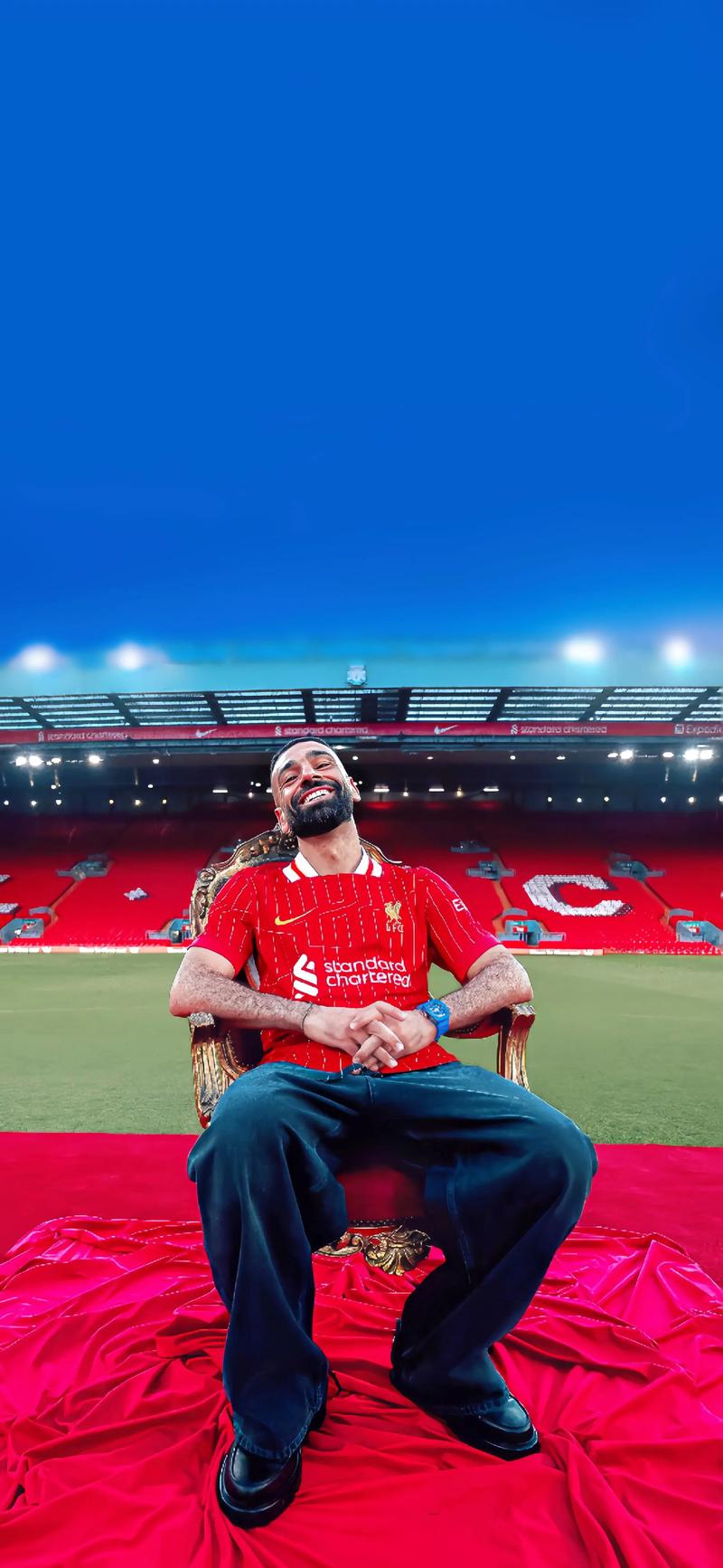 曼联后防频现漏洞遭球迷质疑（曼联防线屡现破绽，惹球迷不满）