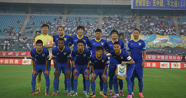 扎戈：托蒂睡觉打呼噜还说梦话；吐西蒙尼口水是因他故意挑衅（扎戈：托蒂睡觉会打鼾也会说梦话；向西蒙尼吐口水因其刻意挑衅）