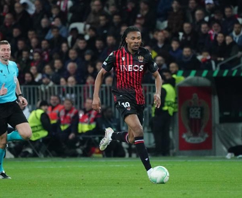 TA：热刺希望与范德芬续约；冬窗引援会因帕拉蒂奇去留而调整（TA：热刺欲与范德芬续约，帕拉蒂奇去留或左右冬窗引援策略）