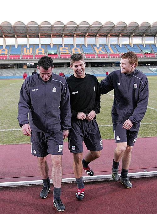 记者：于汉超正在参加B级教练培训班，下赛季将担任申花助教（记者曝于汉超报名B级教练班，下季将担任申花助教）