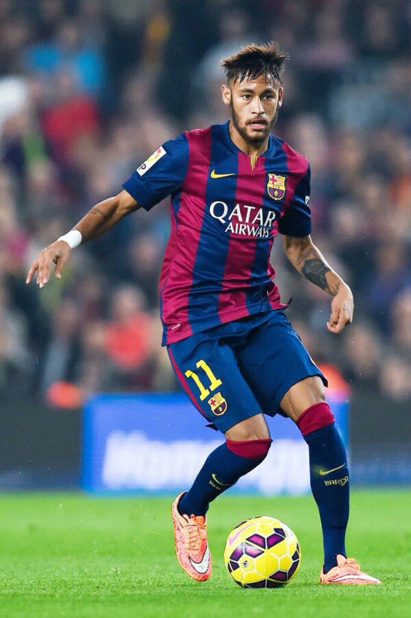 阿西尼翁：孔帕尼能让球员愿意闭着眼睛跟随他上场拼战（阿西尼翁：孔帕尼让球员愿意毫不犹豫地跟他上场拼搏）