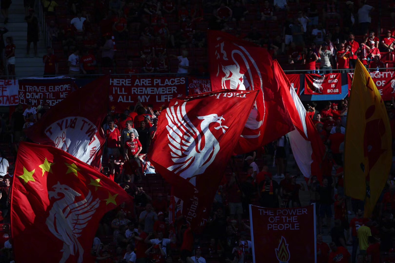 博尼：大胜是全队功劳；迪乌夫正在向所有人展示他的巨大价值（博尼：大胜属于团队；迪乌夫正向众人证明其巨大价值）