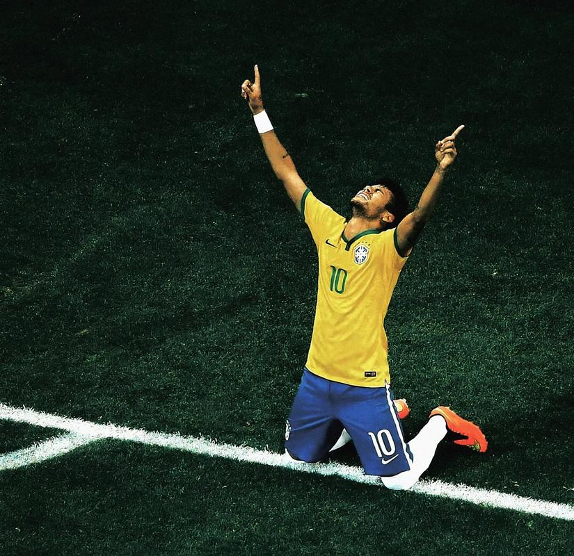 今天是海港足球俱乐部一线队球员武磊的生日，让我们...