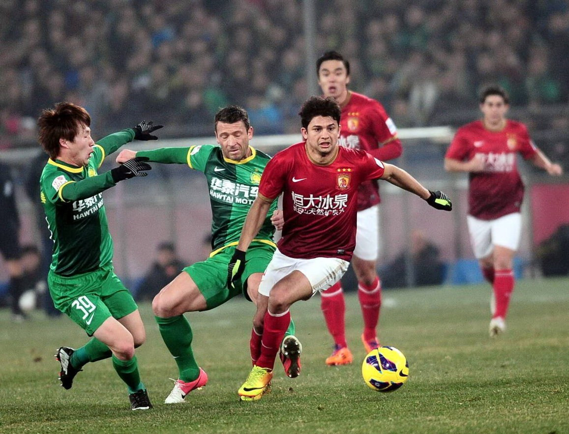 赖因德斯：米兰今年有机会争冠；未来是否会回归？回头见吧（赖因德斯：米兰本季有望争冠；是否回归？改天再说）