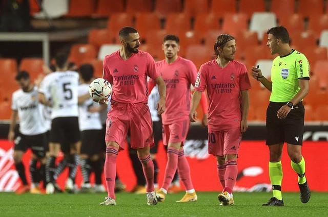 热议世界杯分组：观众组才是死亡之组；德荷法可看性不错（世界杯分组引发热议：观众席才是“死亡之组”，德荷法看点十足）